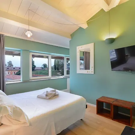 Lägenhet Canal View Loft In The Heart Of Peschiera del Garda