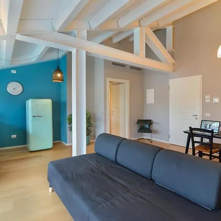 Canal View Loft In The Heart Of * Пескьера-дель-Гарда