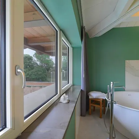 Апартаменты Canal View Loft In The Heart Of *