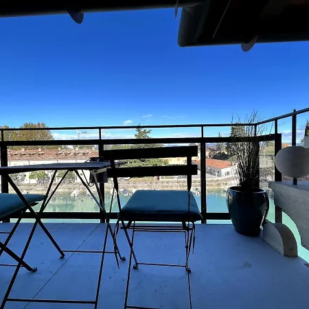 Canal View Loft In The Heart Of Appartamento Peschiera del Garda