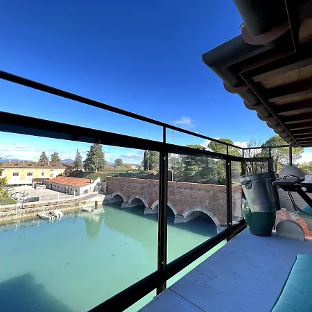 Canal View Loft In The Heart Of Апартаменты Пескьера-дель-Гарда